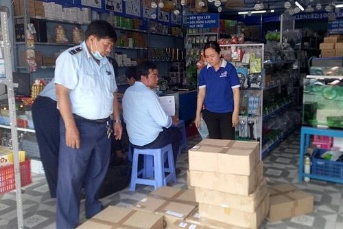Buôn bán hàng hóa vi phạm về nhãn, một cơ sở ở Vĩnh Long bị phạt 12,5 triệu đồng