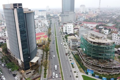 Hai dự án hơn 450 tỷ xây dựng ì ạch trên khu 'đất vàng' làm xấu mặt cố đô Huế