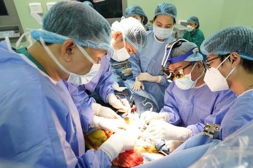 Hồi sinh nhiều sự sống mong manh nhờ làm chủ hoàn toàn ghép gan cho trẻ, xứng đáng với sự 'phó thác'...