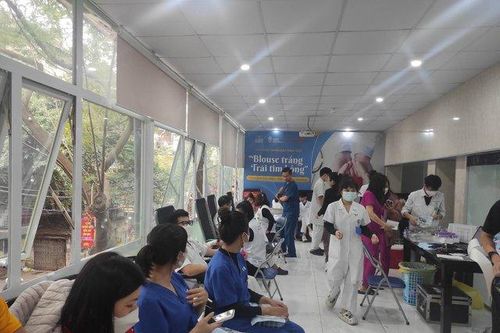 Bệnh viện Đa khoa Hà Thành tổ chức ngày hội 'Blouse trắng – Trái tim hồng'