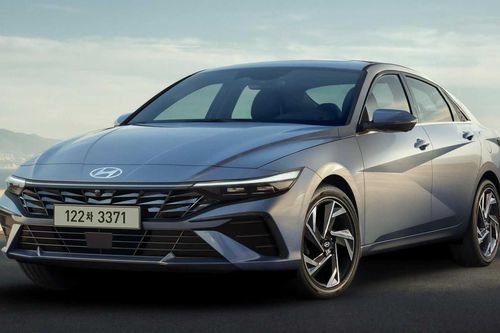 Hyundai Elantra thế hệ mới lộ diện