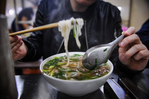 7 hàng phở nức tiếng ở Hà Nội