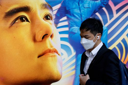 Chính sách khẩu trang bắt buộc dài nhất thế giới kết thúc