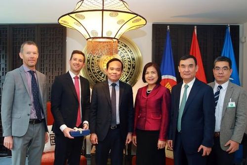 Phó Thủ tướng Trần Lưu Quang tiếp Phó Chủ tịch Tập đoàn LEGO