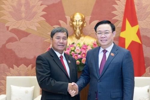 Quốc hội Việt Nam luôn sẵn sàng trao đổi kinh nghiệm với Quốc hội Lào