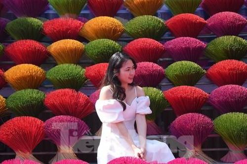 Đến làng hương Quảng Phú Cầu: Địa điểm du lịch với 'đóa hoa hương rực rỡ'