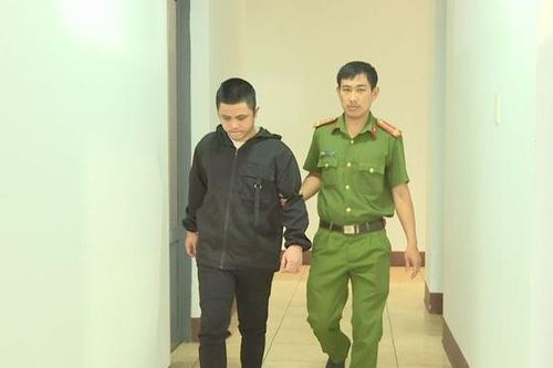 Chiếm đoạt gần 700 triệu đồng của chú vợ bằng cú lừa mua ô tô