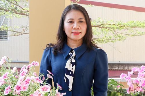 Nữ trưởng phòng tâm huyết với sự nghiệp dạy chữ, rèn người ở Hà Tĩnh