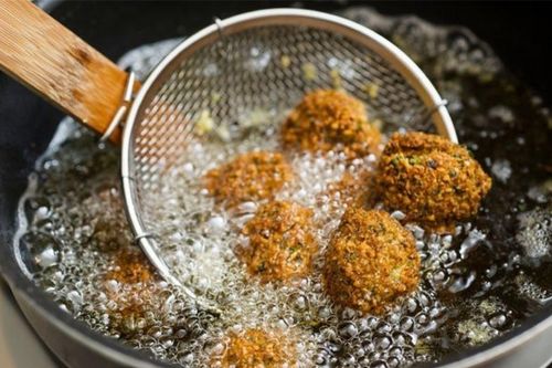 Những tác hại nguy hiểm của việc tái sử dụng dầu ăn, bạn nên biết