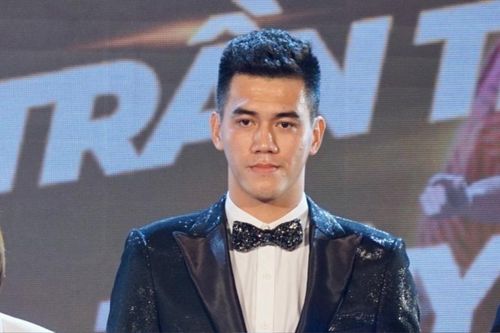 Tiến Linh hụt hẫng về sớm sau Gala Quả bóng vàng, liệu có đáng chê?