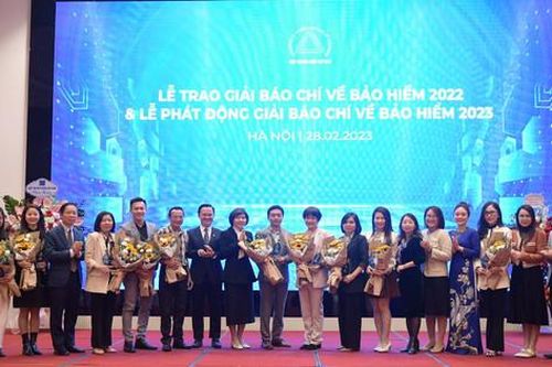Trao giải và phát động Giải Báo chí về bảo hiểm năm 2023