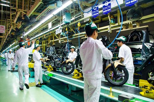 Dây chuyền lắp ráp xe máy nội địa hồi phục sau Tết Nguyên đán