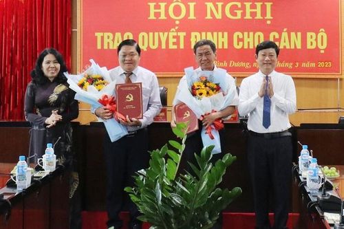 Chánh Văn phòng UBND tỉnh Bình Dương xin thôi việc theo nguyện vọng