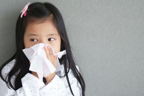 Trẻ nào có nguy cơ nhiễm virus adeno?