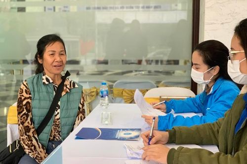 Xúc động khi được khám sức khỏe tổng thể lần đầu ở tuổi 59