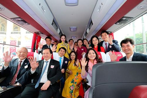Nhà hát Kịch Việt Nam mang chuyến xe hạnh phúc lên vùng cao