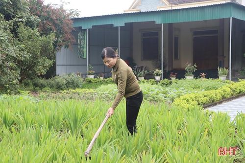 Chủ tịch hội phụ nữ xã ven đô Hà Tĩnh 'mê' làm đẹp môi trường