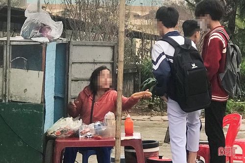 Nỗi lo an toàn vệ sinh thực phẩm từ thức ăn đường phố tại Hà Tĩnh