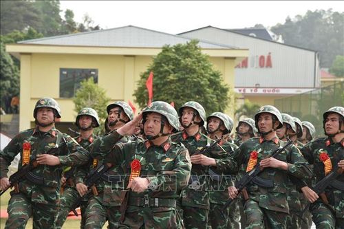 Xây dựng lực lượng vũ trang cách mạng, chính quy, tinh nhuệ