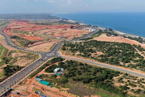 Nền kinh tế suy kiệt do lãi suất cao