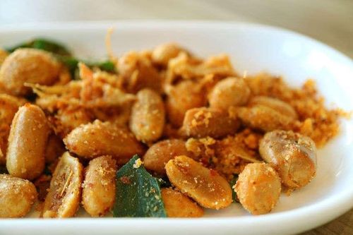 Hạt lạc tuy giàu dinh dưỡng nhưng chú ý 3 điều khi ăn