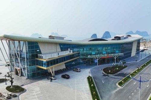 Cảng cao cấp Ao Tiên chính thức đi vào vận hành, kết nối giao thông tuyến đảo