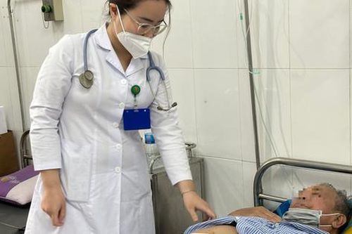 Tự ý dừng thuốc điều trị, người đàn ông bùng phát bệnh nấm phổi