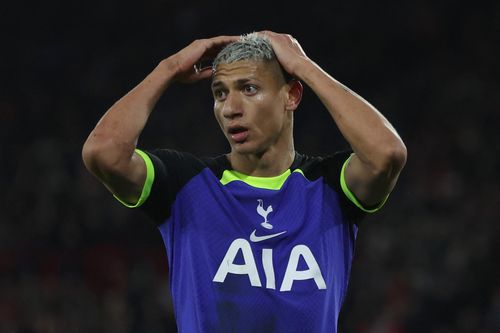 Tottenham bị đội hạng dưới loại khỏi FA Cup