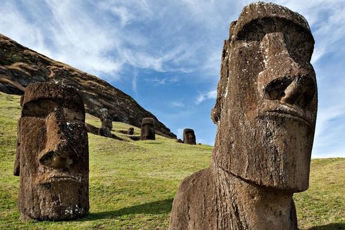 Phát hiện tượng đá Moai trong miệng núi lửa ở đảo Phục Sinh