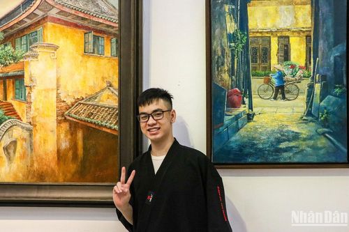 Triển lãm tranh 'Phố xưa hè cũ' đầy sắc màu của của chàng trai khiếm thính