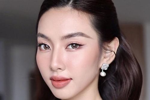 Sao Việt: Mỹ Tâm thân thiết bên Đàm Vĩnh Hưng; Hoa hậu Thùy Tiên xinh đẹp, gợi cảm