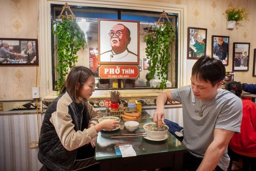 'Ma trận' phở Thìn Lò Đúc khắp Hà Nội