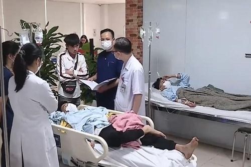 Nhiều công nhân nghi bị ngộ độc khí Methanol phải nhập viện cấp cứu