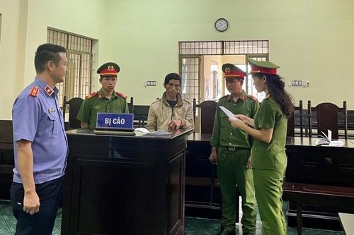 Tiếp tục vào tù vì trộm...chim