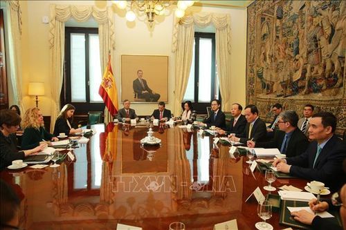 Phó Thủ tướng Trần Lưu Quang hội kiến Chủ tịch Hạ viện Tây Ban Nha