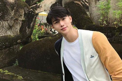 'Thứ ông già Noel bỏ vào tất đầu tiên là gì?', nam ứng viên trúng tuyển với câu trả lời lém lỉnh