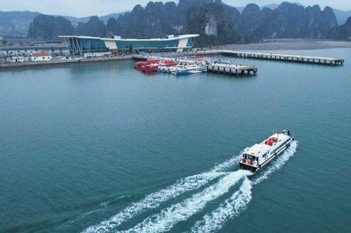 Cảng cao cấp Ao Tiên chính thức hoạt động, đưa 46 du khách đầu tiên ra đảo Cô Tô