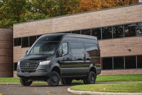 Gần 53.000 xe Mercedes-Benz Sprinter bị triệu hồi do nguy cơ cháy