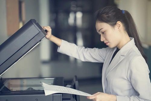 Đi làm cả tháng mới biết dùng máy in