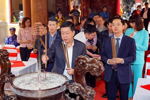 Quận Hoàn Kiếm: Khai mạc Lễ hội truyền thống Đền Bạch Mã