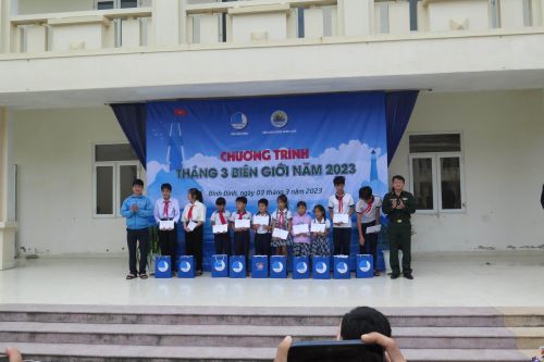 Bình Định tổ chức chương trình 'Tháng ba biên giới' tại xã đảo Nhơn Châu