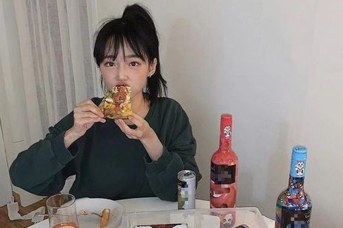 Căn bệnh ẩn sau cảm giác đói bụng lúc nửa đêm