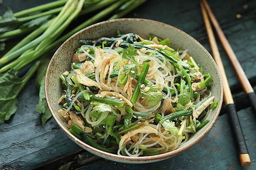 Muốn da khỏe đẹp, căng bóng, đừng bỏ qua 4 món ăn từ các loại rau