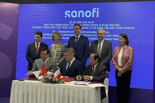 Bộ trưởng ngoại thương Pháp thăm Nhà máy Sanofi Việt Nam