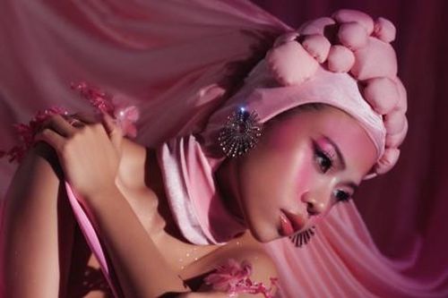 tlinh khóc nức nở cho mối tình dang dở với MCK trong MV 'nếu lúc đó'