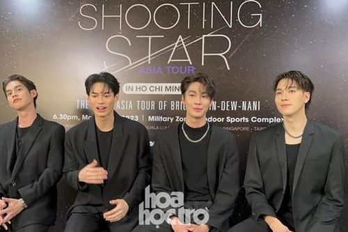 Fan Việt hóa 'nàng Cỏ', F4 Thái Lan tỏ tình cực mượt trước giờ concert
