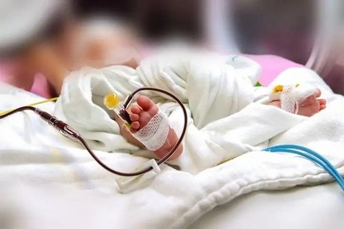 Trẻ sơ sinh có nhóm máu hiếm bị thiếu máu nặng và suy hô hấp