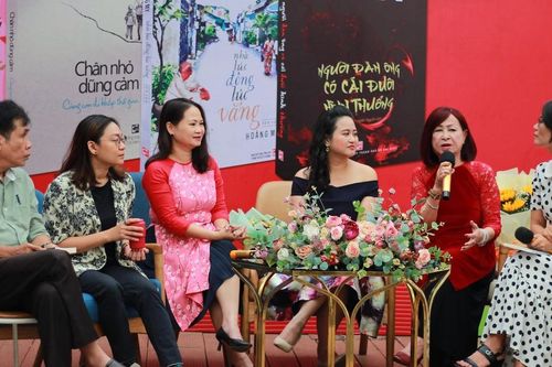 Lắng nghe phụ nữ để yêu thương cất lời