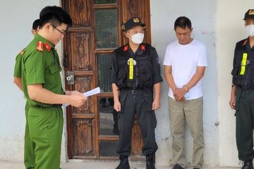 Nhận hối lộ, một giám đốc trung tâm dạy nghề ở Long An bị bắt