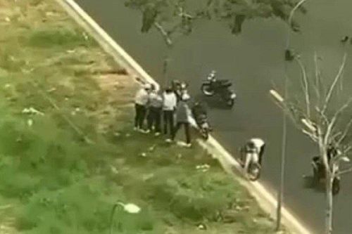 Clip nhóm học sinh đánh nhau ở Cà Mau chỉ là dàn dựng